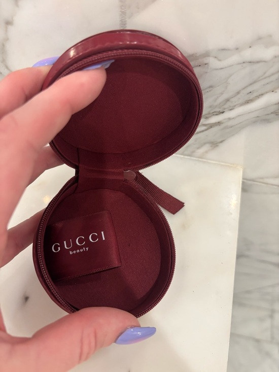 Gucci Round Velvet Pouch in Deep Burgundy - Picture 4 of 5